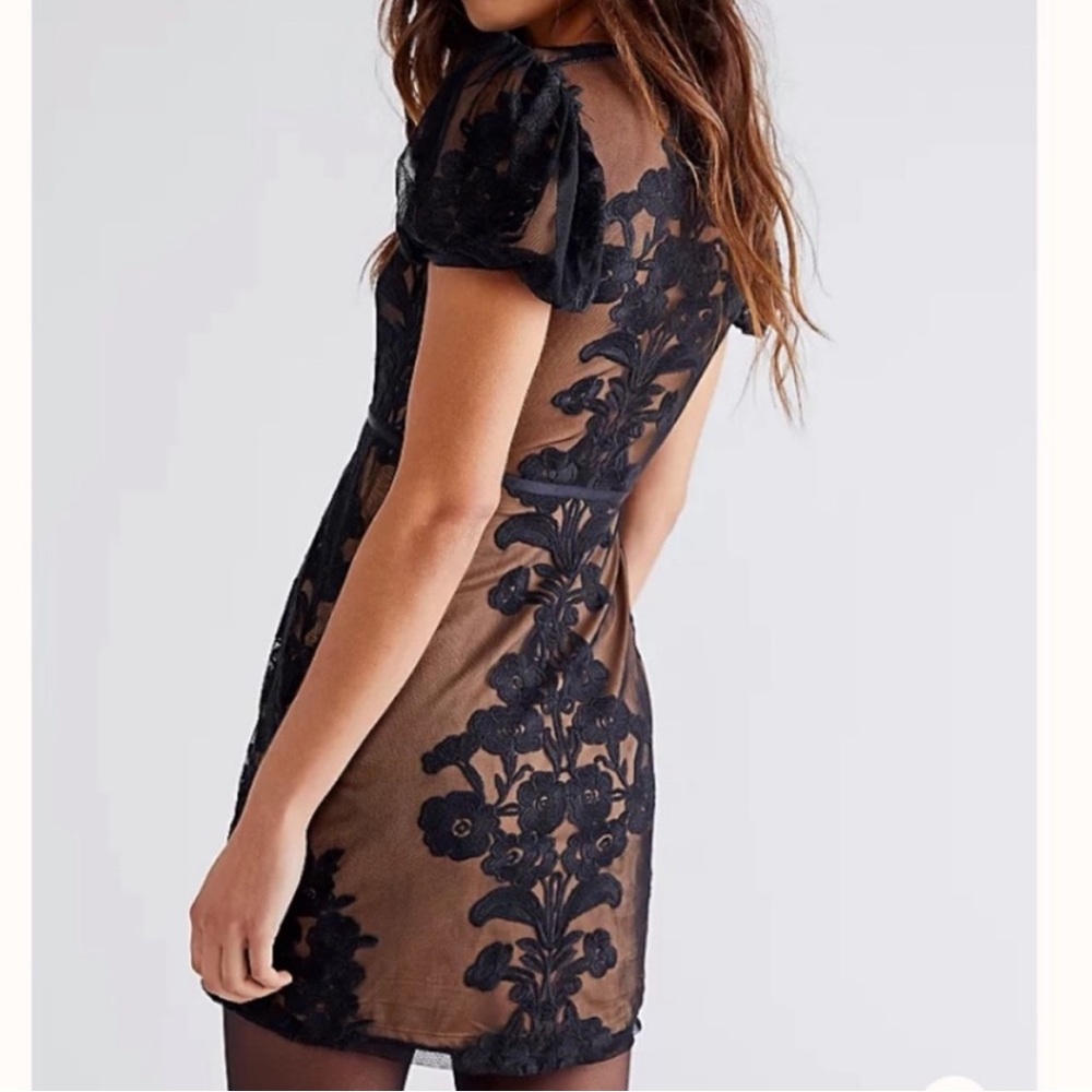 FREE PEOPLE For Love & Lemons Temecula Puff Sleeve Mini Dress size Large - Picture 3 of 8